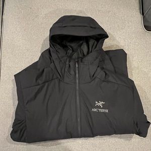 Arc’teryx atom AR hoody Large   Like new